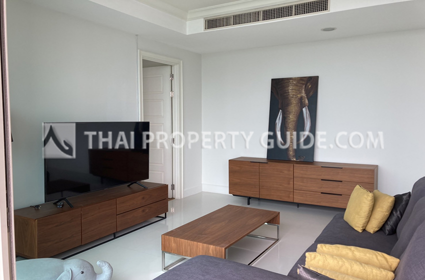 Condominium in Sukhumvit : Royce Private Residences 